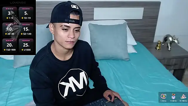 Liiamthompson online show from March 26, 2026, 9:53 pm