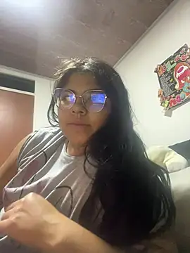 viccky vick online show from March 7, 2025, 3:29 am