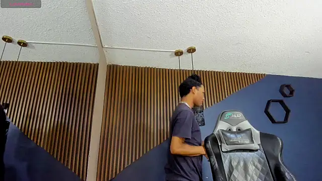 Snapshot of ErickCarmack chatting on March 15, 2025, 4:02 am ErickCarmack online show from March 15, 2025, 4:02 am