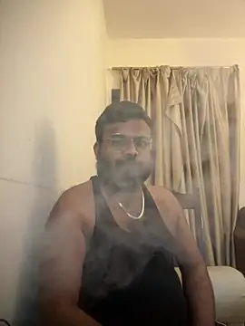 Snapshot of SoloChill chatting on April 27, 2026, 12:52 am SoloChill online show from April 27, 2026, 12:52 am