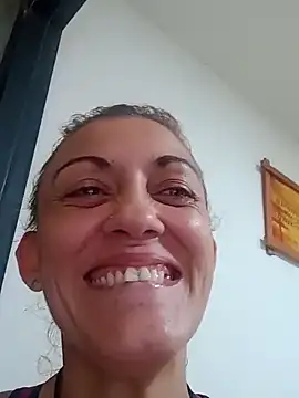 Snapshot of brigitho5 chatting on March 3, 2025, 11:35 pm brigitho5 online show from March 3, 2025, 11:35 pm