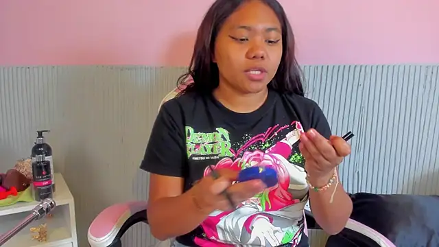 yeikafoxy online show from March 31, 2026, 11:32 am