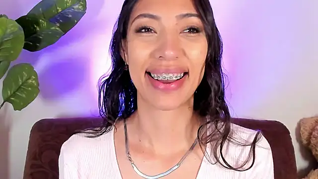 Miss veronicaa2 online show from March 31, 2026, 1:33 pm