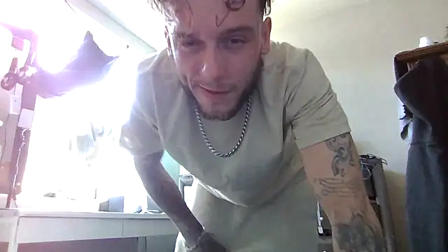 cruz815 online show from April 15, 2026, 2:24 pm