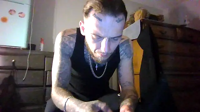 cruz815 online show from April 21, 2026, 1:42 am