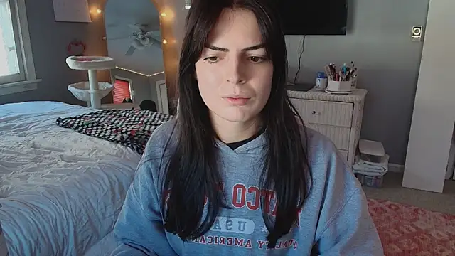 princesselysia online show from February 9, 2026, 3:38 pm