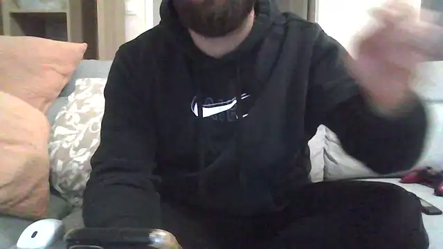 Snapshot of Zer_oki chatting on February 12, 2026, 10:05 pm Zer oki online show from February 12, 2026, 10:05 pm