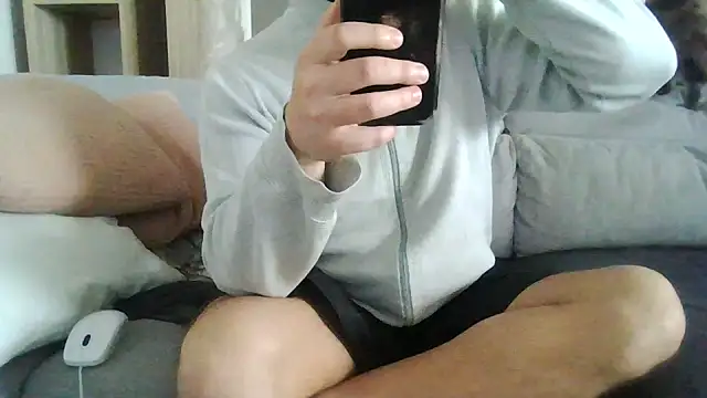 Snapshot of Zer_oki chatting on March 18, 2026, 10:18 am Zer oki online show from March 18, 2026, 10:18 am