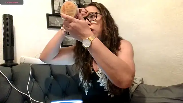 Snapshot of MirandaLatinaLovely chatting on April 30, 2026, 5:41 pm MirandaLatinaLovely online show from April 30, 2026, 5:41 pm