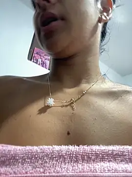 Snapshot of eva_roseee chatting on October 7, 2025, 6:27 pm eva roseee online show from October 7, 2025, 6:27 pm