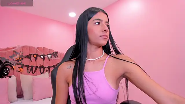 Snapshot of eva_roseee chatting on October 21, 2025, 9:37 pm eva roseee online show from October 21, 2025, 9:37 pm