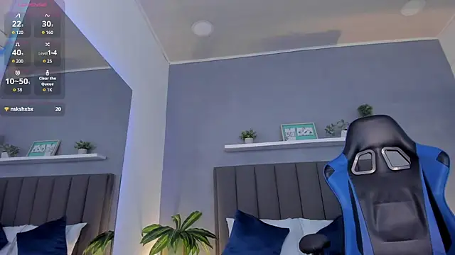 alessia leroy online show from February 9, 2026, 7:29 pm