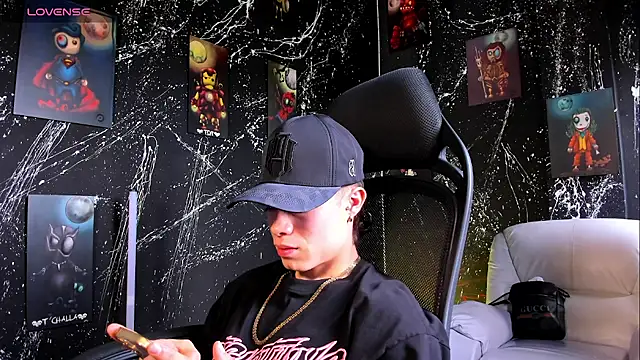 Snapshot of marcuscollins1_ chatting on March 1, 2025, 2:23 pm marcuscollins1 online show from March 1, 2025, 2:23 pm