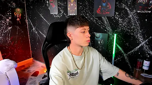 Snapshot of marcuscollins1_ chatting on March 3, 2025, 2:37 pm marcuscollins1 online show from March 3, 2025, 2:37 pm