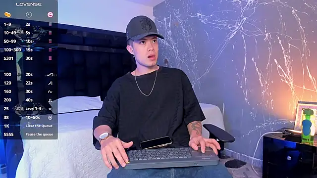 Snapshot of marcuscollins1_ chatting on October 25, 2025, 2:24 pm marcuscollins1 online show from October 25, 2025, 2:24 pm