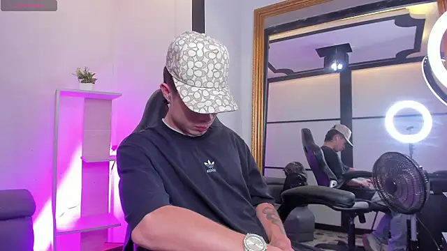 Snapshot of marcuscollins1_ chatting on November 11, 2025, 1:11 pm marcuscollins1 online show from November 11, 2025, 1:11 pm