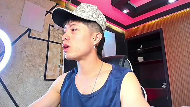 Snapshot of marcuscollins1_ chatting on December 1, 2025, 1:38 pm marcuscollins1 online show from December 1, 2025, 1:38 pm