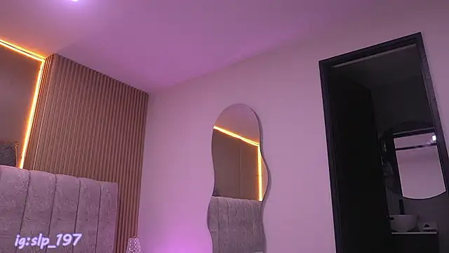 sara lopee1 online show from March 6, 2026, 11:50 am