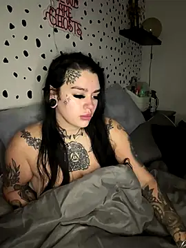 tempzzz12 online show from November 12, 2025, 8:15 am