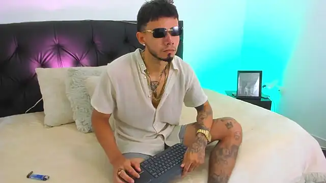 Niick01  online show from March 22, 2025, 11:32 am