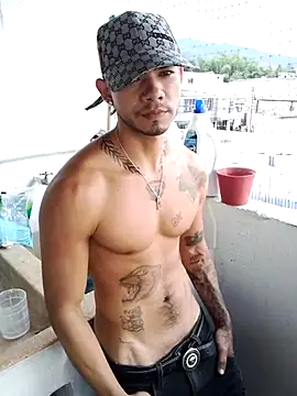 Niick01  online show from April 16, 2026, 9:39 pm