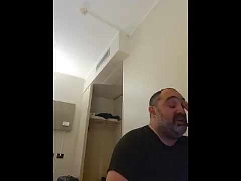 fuocovivo4 online show from March 10, 2026, 5:51 pm