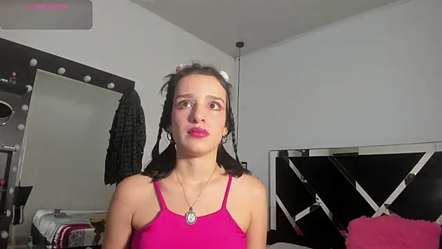 Annyrosee online show from March 3, 2025, 8:43 pm