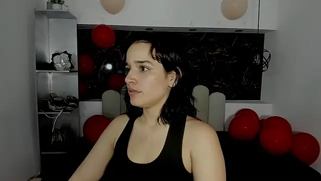 Annyrosee online show from February 12, 2026, 7:53 pm