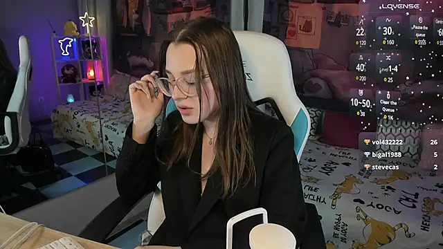 kaisajenner online show from February 21, 2025, 8:49 pm