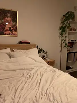 rileylovesyou online show from February 12, 2025, 3:29 am