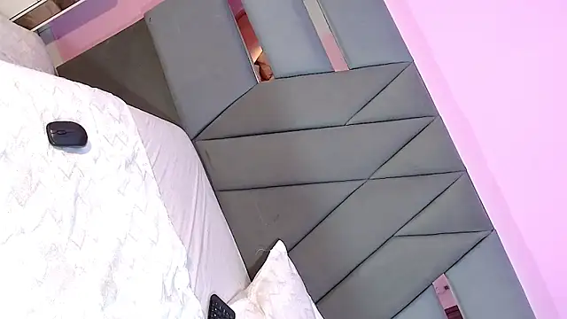 Dalis Hills online show from February 10, 2025, 2:52 am