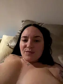 Snapshot of Orgasmille chatting on December 17, 2025, 9:32 pm Orgasmille online show from December 17, 2025, 9:32 pm