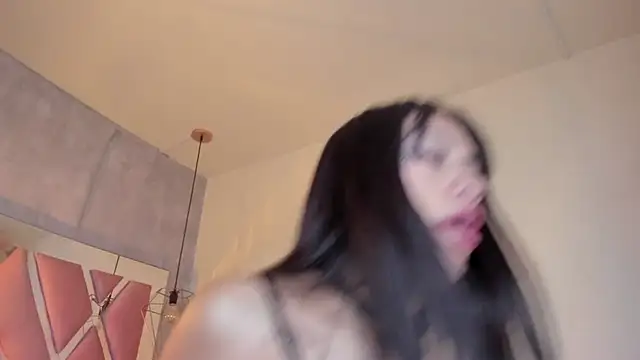 Snapshot of Raichell_ chatting on February 13, 2025, 5:58 am Raichell online show from February 13, 2025, 5:58 am