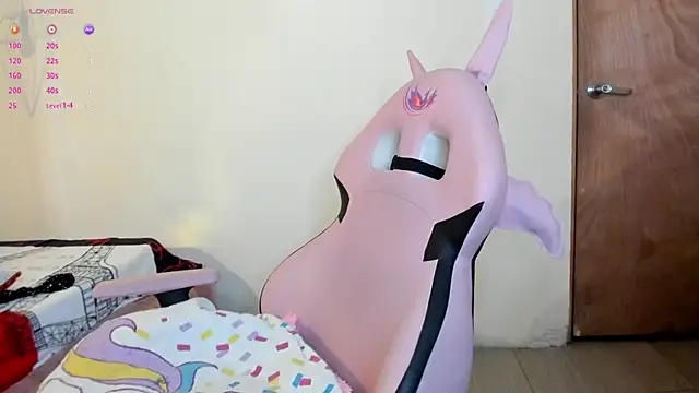 Snapshot of Raichell_ chatting on March 18, 2025, 7:30 am Raichell online show from March 18, 2025, 7:30 am