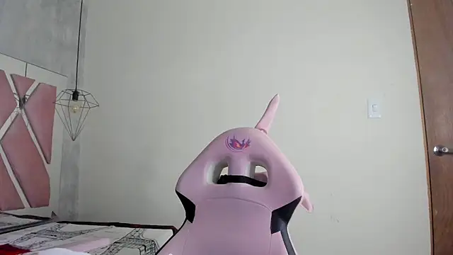 Snapshot of Raichell_ chatting on March 20, 2025, 6:52 am Raichell online show from March 20, 2025, 6:52 am