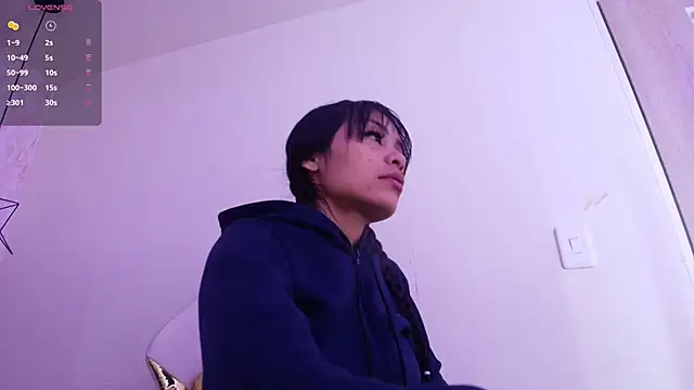 Snapshot of Raichell_ chatting on October 30, 2025, 3:30 am Raichell online show from October 30, 2025, 3:30 am