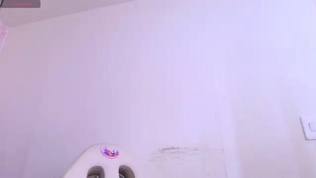 Snapshot of Raichell_ chatting on November 11, 2025, 4:12 am Raichell online show from November 11, 2025, 4:12 am