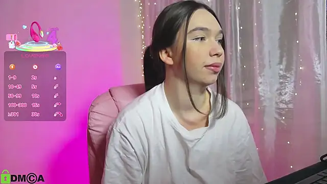 Snapshot of Arianahot777 chatting on November 10, 2025, 12:31 am Arianahot777 online show from November 10, 2025, 12:31 am