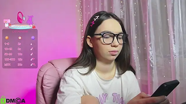 Snapshot of Arianahot777 chatting on November 12, 2025, 10:09 pm Arianahot777 online show from November 12, 2025, 10:09 pm