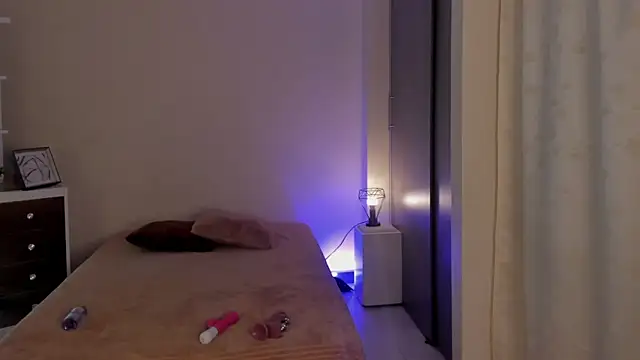 leahaltomm online show from March 15, 2025, 11:28 pm