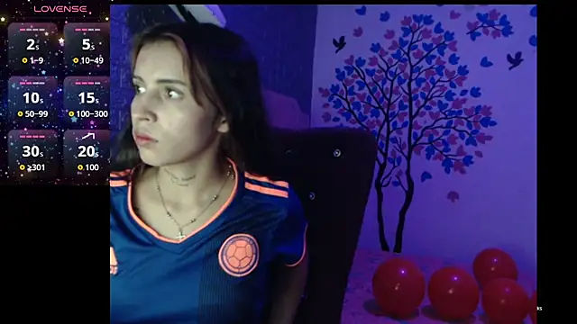 Snapshot of AngelaTurizo chatting on September 9, 2025, 11:48 pm AngelaTurizo online show from September 9, 2025, 11:48 pm