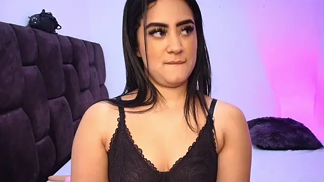 samyrosss6 online show from March 19, 2025, 1:32 am