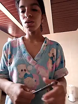 Ariell Kieran online show from March 9, 2025, 4:33 pm