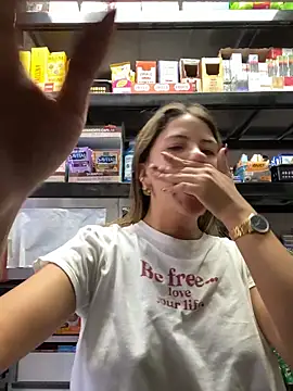 Andrea18 blonde online show from March 15, 2026, 4:24 pm