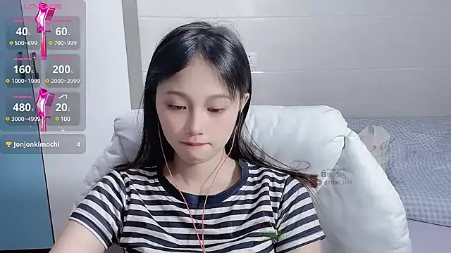 xunian71O online show from February 22, 2025, 1:33 am