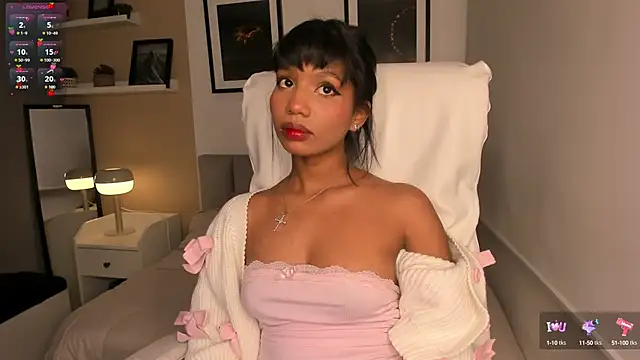 Gigi Strawberry online show from October 14, 2025, 4:57 am