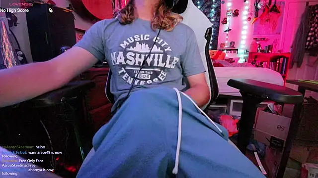 AaronSkeetman online show from June 14, 2026, 11:01 am