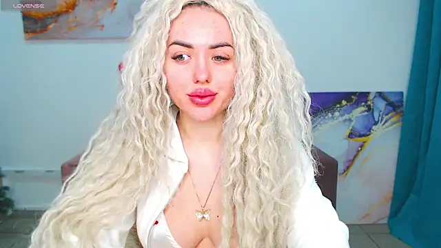 Snapshot of MissisCaty chatting on February 23, 2025, 7:17 pm MissisCaty online show from February 23, 2025, 7:17 pm