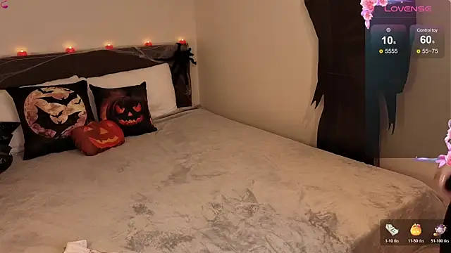 Lora Rosee online show from October 23, 2025, 1:10 pm