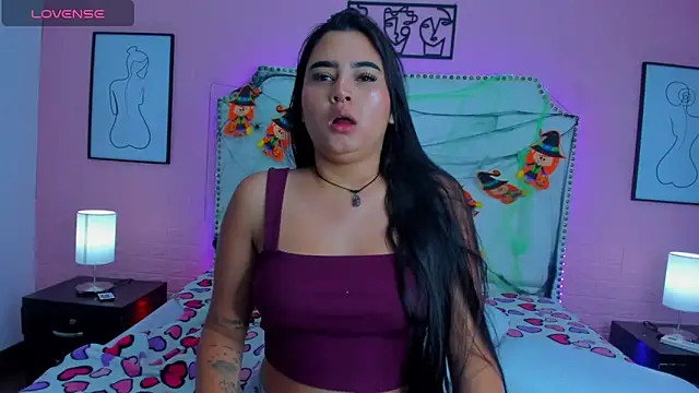  Emma whiitee  online show from October 29, 2025, 1:13 pm